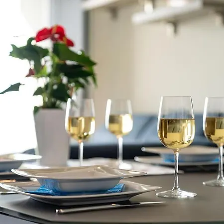 Traumblick Rugen- Gemutliches Mit Traumhaftem Meerblick, Kamin, Privater Sauna Und Schwimmbadnutzung * Alt Reddevitz