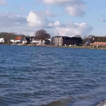 Traumblick Rugen- Gemutliches Mit Traumhaftem Meerblick, Kamin, Privater Sauna Und Schwimmbadnutzung アパート