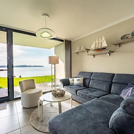 Traumblick Rugen- Gemutliches Mit Traumhaftem Meerblick, Kamin, Privater Sauna Und Schwimmbadnutzung Alt Reddevitz