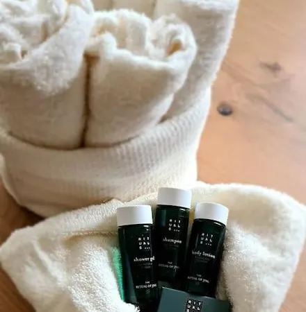 アパート Traumblick Rugen- Gemutliches Mit Traumhaftem Meerblick, Kamin, Privater Sauna Und Schwimmbadnutzung *