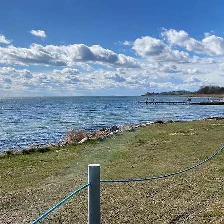 Traumblick Rugen- Gemutliches Mit Traumhaftem Meerblick, Kamin, Privater Sauna Und Schwimmbadnutzung アパート