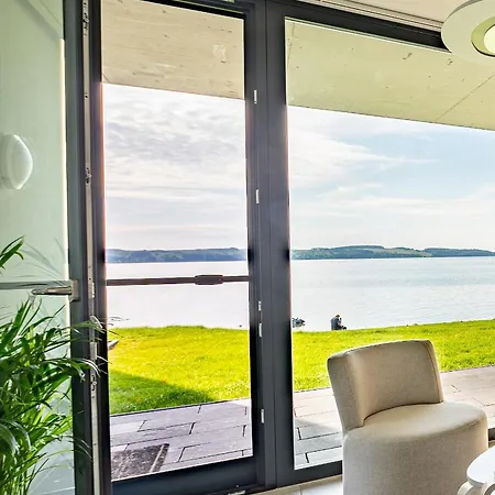 Traumblick Rugen- Gemutliches Mit Traumhaftem Meerblick, Kamin, Privater Sauna Und Schwimmbadnutzung *